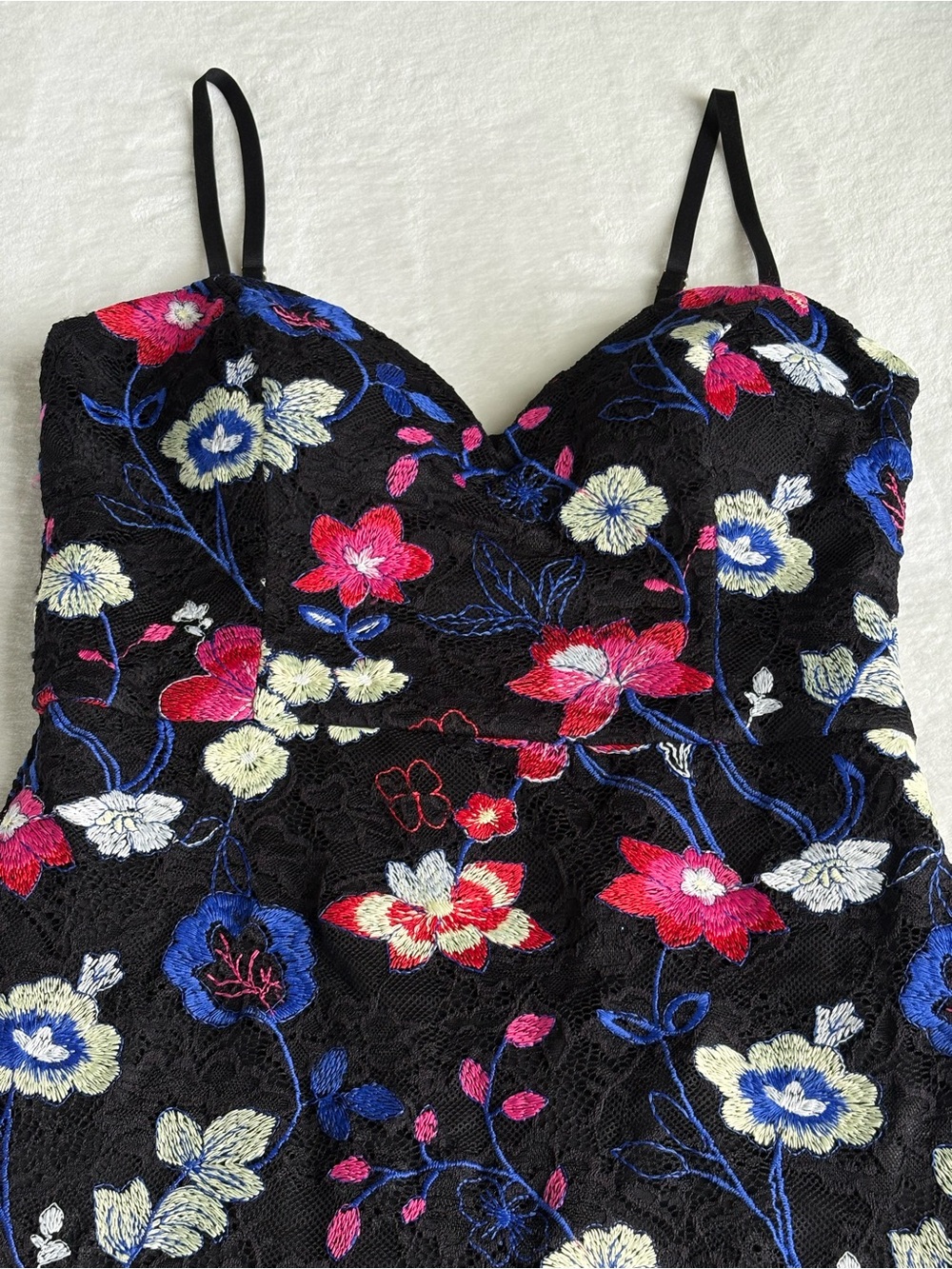 GUESS Floral Embroidered Lace Bustier Midi Dress NWOT 10 - Picture 7 of 16